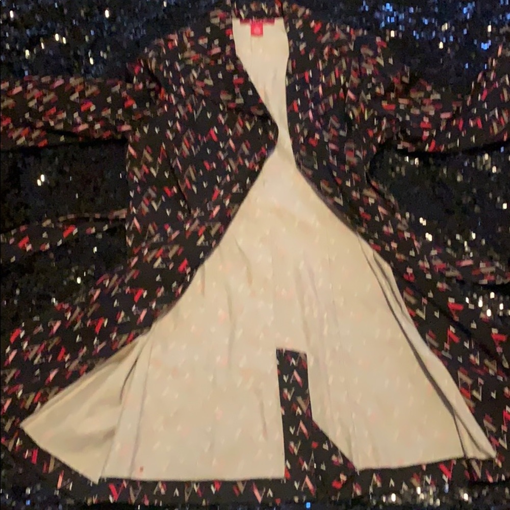 Ladies Coat ❤️🖤🤍 - Picture 2 of 9